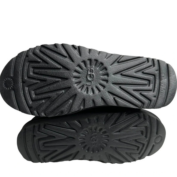 UGG Women's Aletheia Suede Boot in Black.  Sz: 5 - Picture 5 of 9